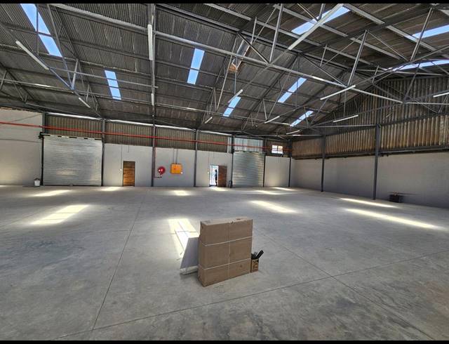 800M² WAREHOUSE TO LET IN BENROSE